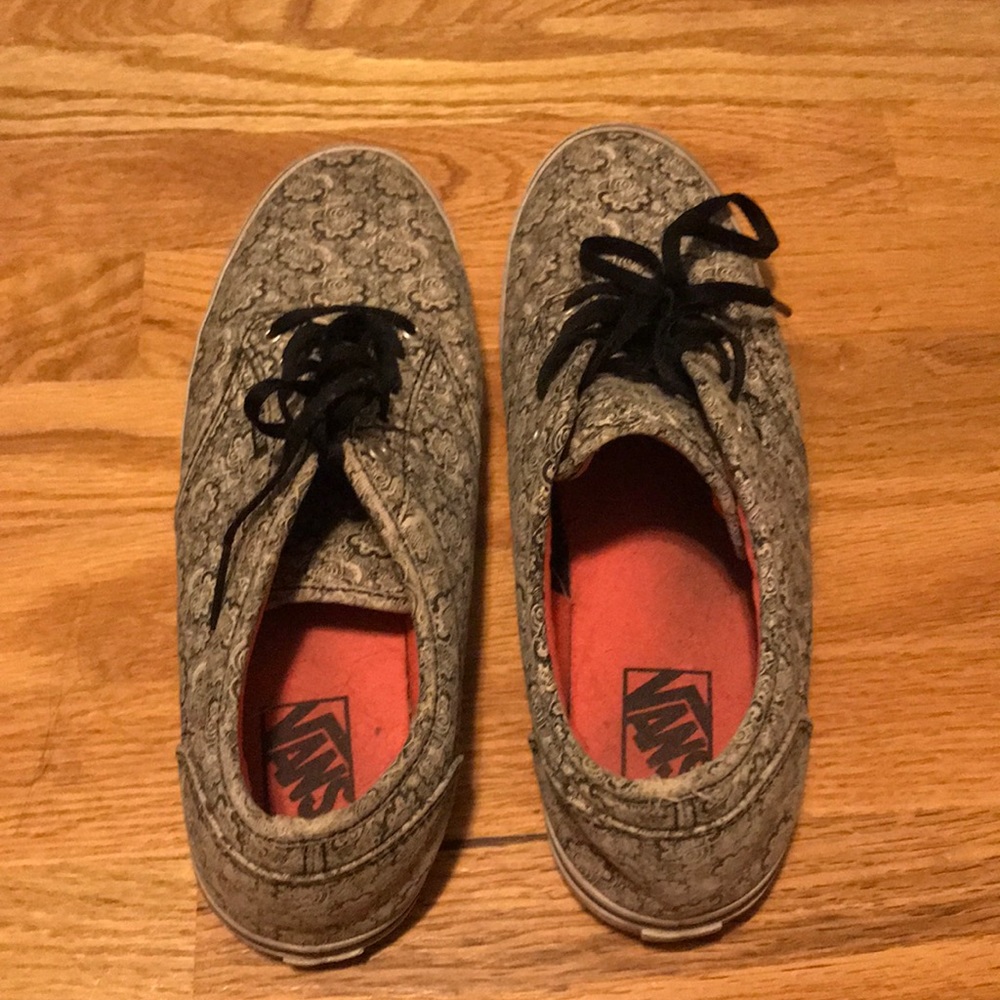 Henna Vans - Picture 2 of 7